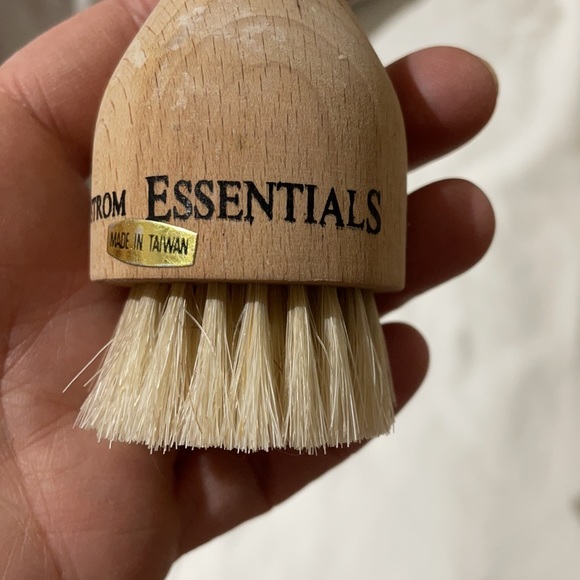 Nordstrom essentials facial shaving brush NWT - Picture 4 of 6